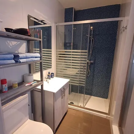 Infante Parking Апартаменти *