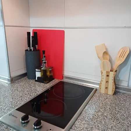 Infante Parking Апартаменти *